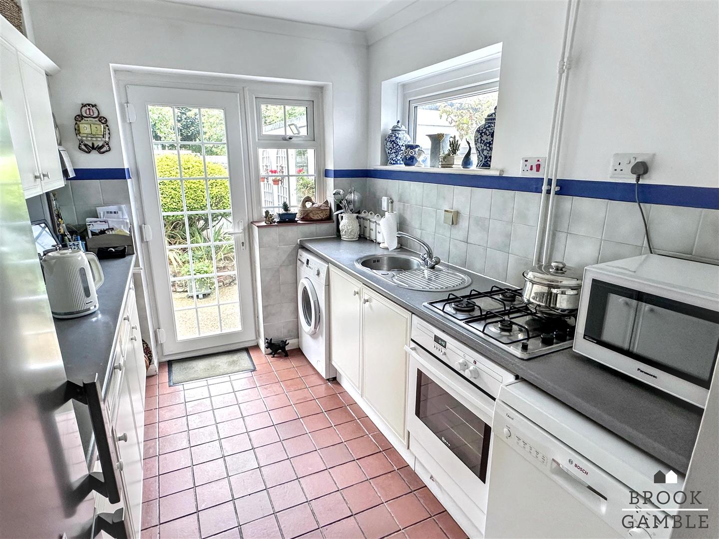 3 Bedroom House. 10 St. Annes Road in Eastbourne,  9